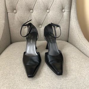 Nine West black strappy heel